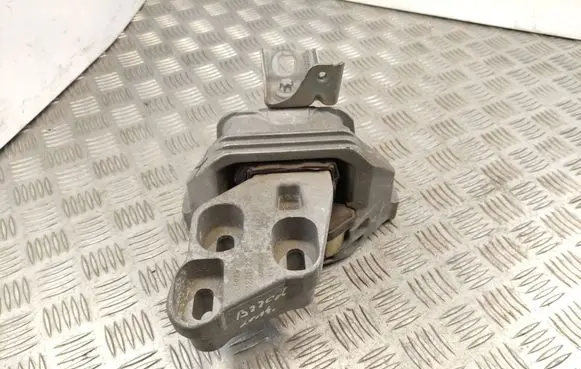 Mercedes-Benz B W246 W242 Engine mount bracket A2462400617 000512291 ZGS0061644
