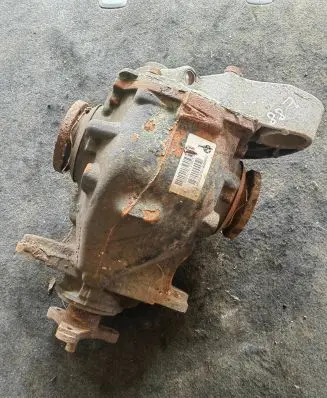 BMW 1 E82 E88 Rear differential 7598855