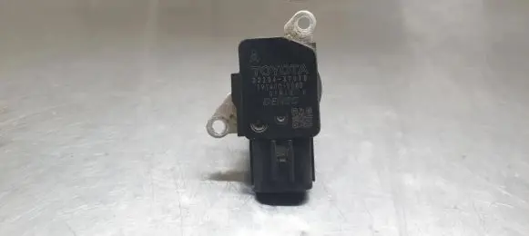 Toyota Avensis T270 Mass air flow meter 2220437010 1974005080