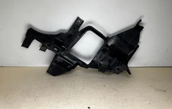 BMW 7 E65 E66 Headlight/headlamp mounting bracket 161698