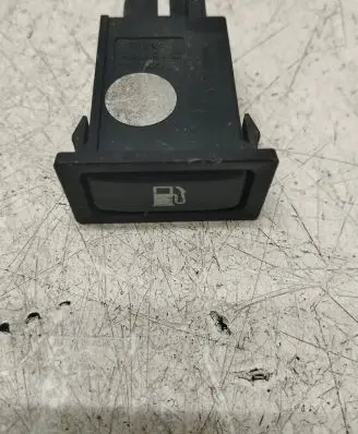 Toyota Avensis T250 Fuel tank opening switch 156795