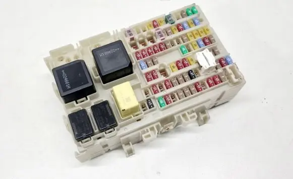 Nissan Qashqai J12 Fuse module 243506RA0B