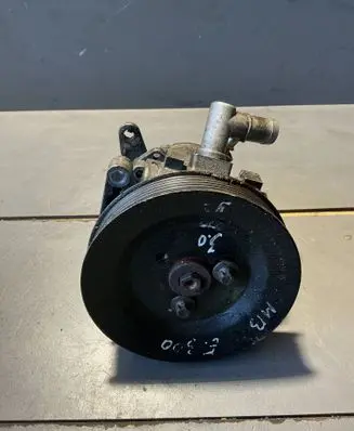 Mercedes-Benz E W211 Power steering pump 