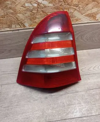 Mercedes-Benz C W203 Rear/tail lights ULO3313L