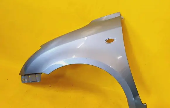 Suzuki Swift I Fender