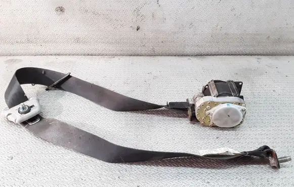 Mazda MPV Front seatbelt E40433060