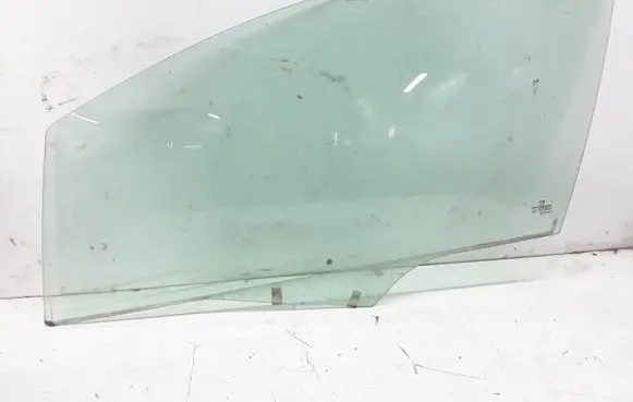 Peugeot 207 Front door window/glass (coupe) 
