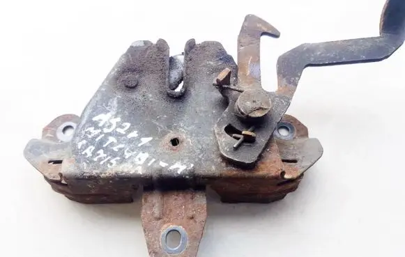 Mitsubishi Carisma Engine bonnet/hood lock/catch