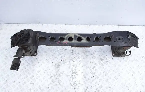 Ford Focus Front bumper support beam belakzd123f