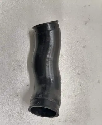 BMW 5 E39 Intercooler hose/pipe 2249669D