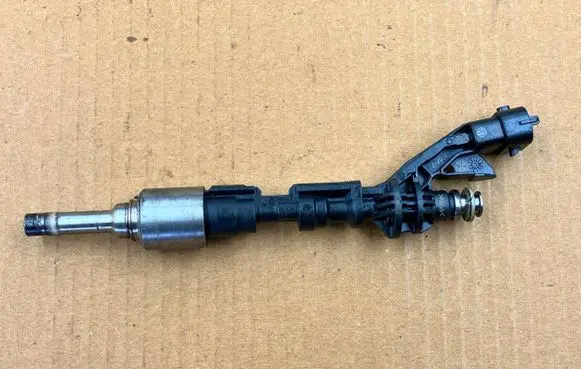 Ford Focus Fuel injector BM5G9F593BA DZL74