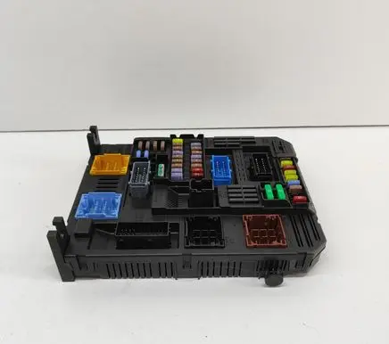 Citroen C5 Aircross Fuse module 9832881380 983288138000