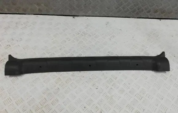 Trunk/boot sill cover protection