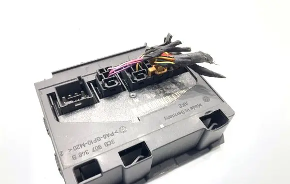 Volkswagen PASSAT B6 Central body control module 3C0959433R