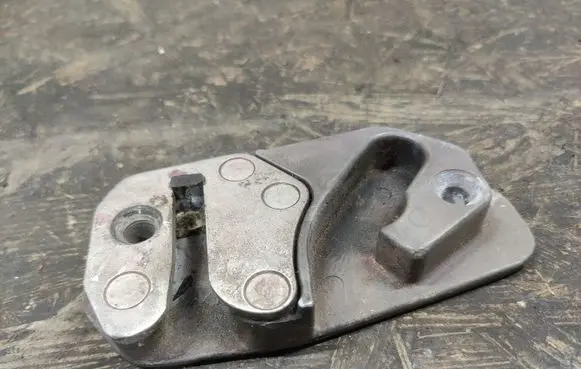Rolls-Royce Silver Shadow Rear door lock loop/hook striker 