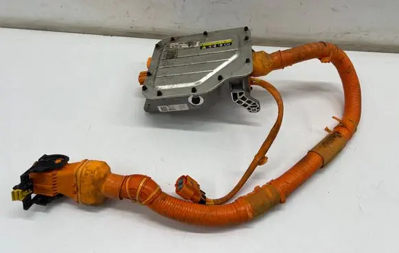 Voltage converter inverter