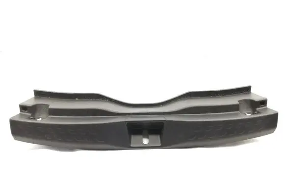 Trunk/boot sill cover protection