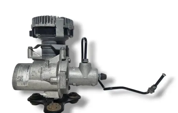 Volkswagen Golf VII Master brake cylinder 5QE614307D 20160602 0132018016