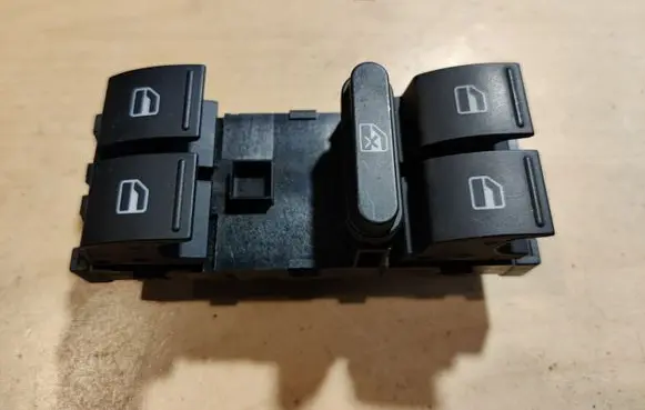 Volkswagen Golf VI Electric window control switch 1K4959857B
