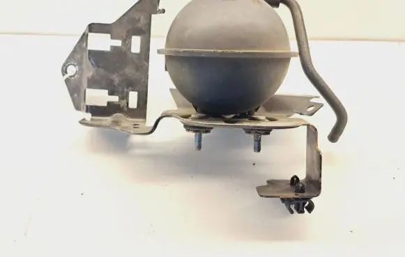Vacuum air tank