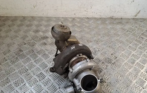 Toyota Avensis T250 Turbo 172010R020