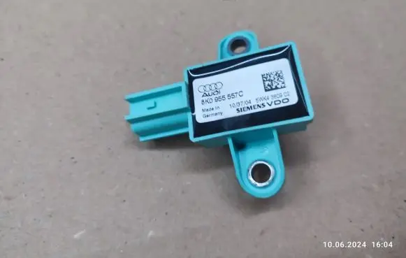 Audi A4 S4 B8 8K Airbag deployment crash/impact sensor 8K0955557C