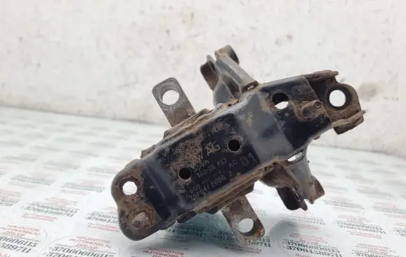 Volkswagen Fox Gearbox mount 6Q0199555