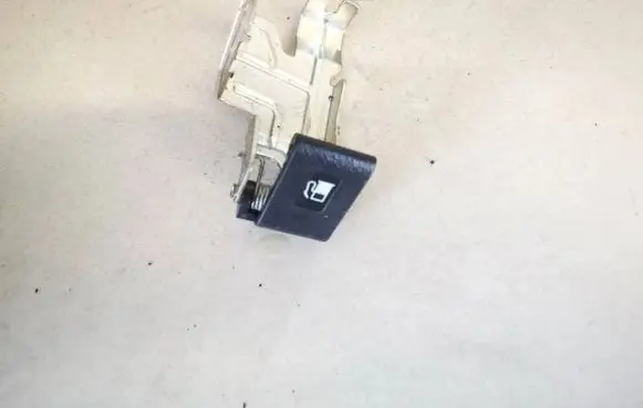 Honda CR-V Fuel tank opening switch 