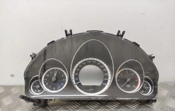 Mercedes-Benz E C207 W207 Speedometer (instrument cluster) A2129002610