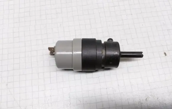 Audi A6 S6 C4 4A Windscreen/windshield washer pump 431955651 HPO431955651