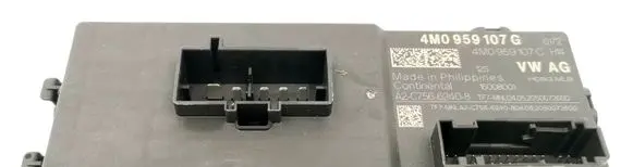 Volkswagen Touareg III Tailgate/trunk control unit/module 4M0959107G LC9X
