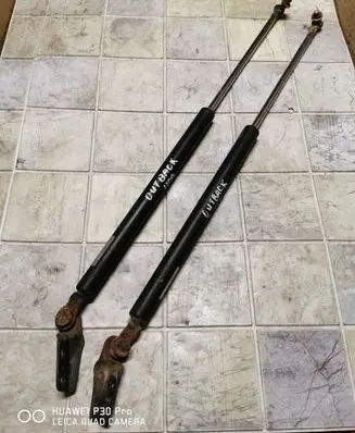 Subaru Legacy Tailgate/trunk strut/damper 5A24 5A23