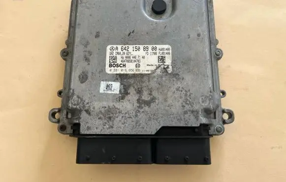 Mercedes-Benz E W212 Engine control unit/module A6421508900 0281016656