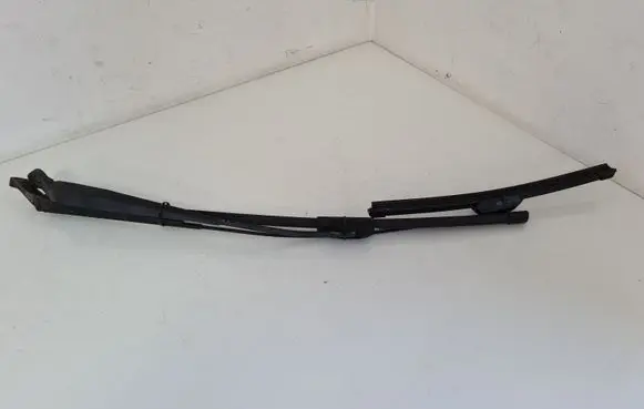 Volkswagen Fox Front wiper blade arm