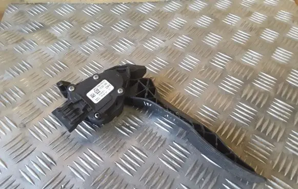 Opel Insignia A Accelerator throttle pedal 6PV00976501 13237356 GM13237356DH