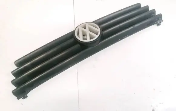 Volkswagen PASSAT B4 Front grill 3A0853653C