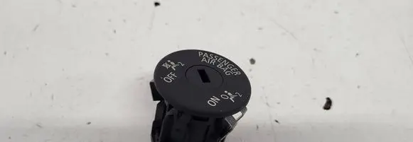 Passenger airbag on/off switch