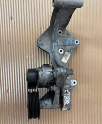 Iveco Daily 6th gen Generator/alternator bracket 5802166033