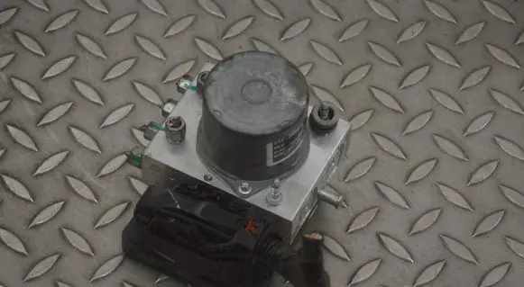Tesla Model 3 ABS Pump 104474500B