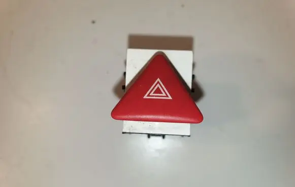 Volkswagen PASSAT B6 Hazard light switch 3C0953509A