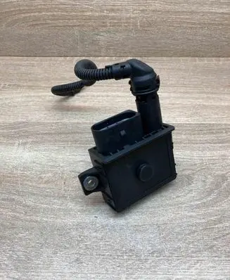 BMW 3 E90 E91 Glow plug pre-heat relay E2110022367 0522120703