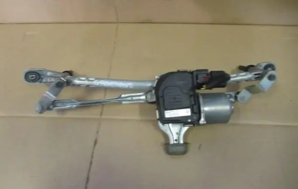 Opel Grandland X Front wiper linkage and motor