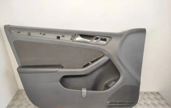 Volkswagen Jetta VI Front door card panel trim 5C7867011A
