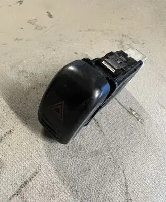 Opel Frontera B Hazard light switch M16328