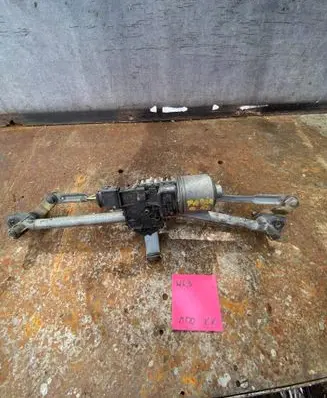Skoda Fabia Mk2 (5J) Front wiper linkage and motor 0390241524 6Q1955119A