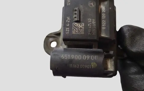 Mercedes-Benz Sprinter W906 Glow plug pre-heat relay A6519000900 0522120204