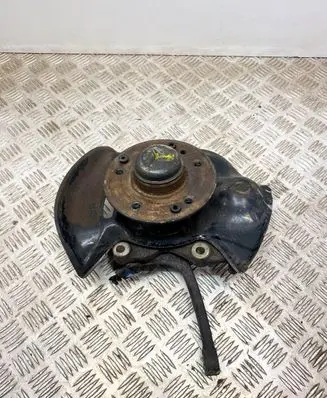 Mercedes-Benz SLC C107 Front wheel hub A1073320920 1073320401