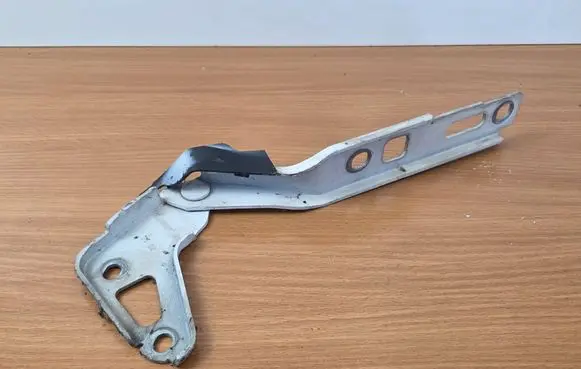 Audi Q7 4L Engine bonnet/hood hinges 4L0823301