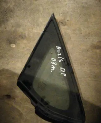 Toyota Auris 150 Front triangle window/glass 