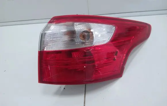 Ford Focus Rear/tail lights E415065